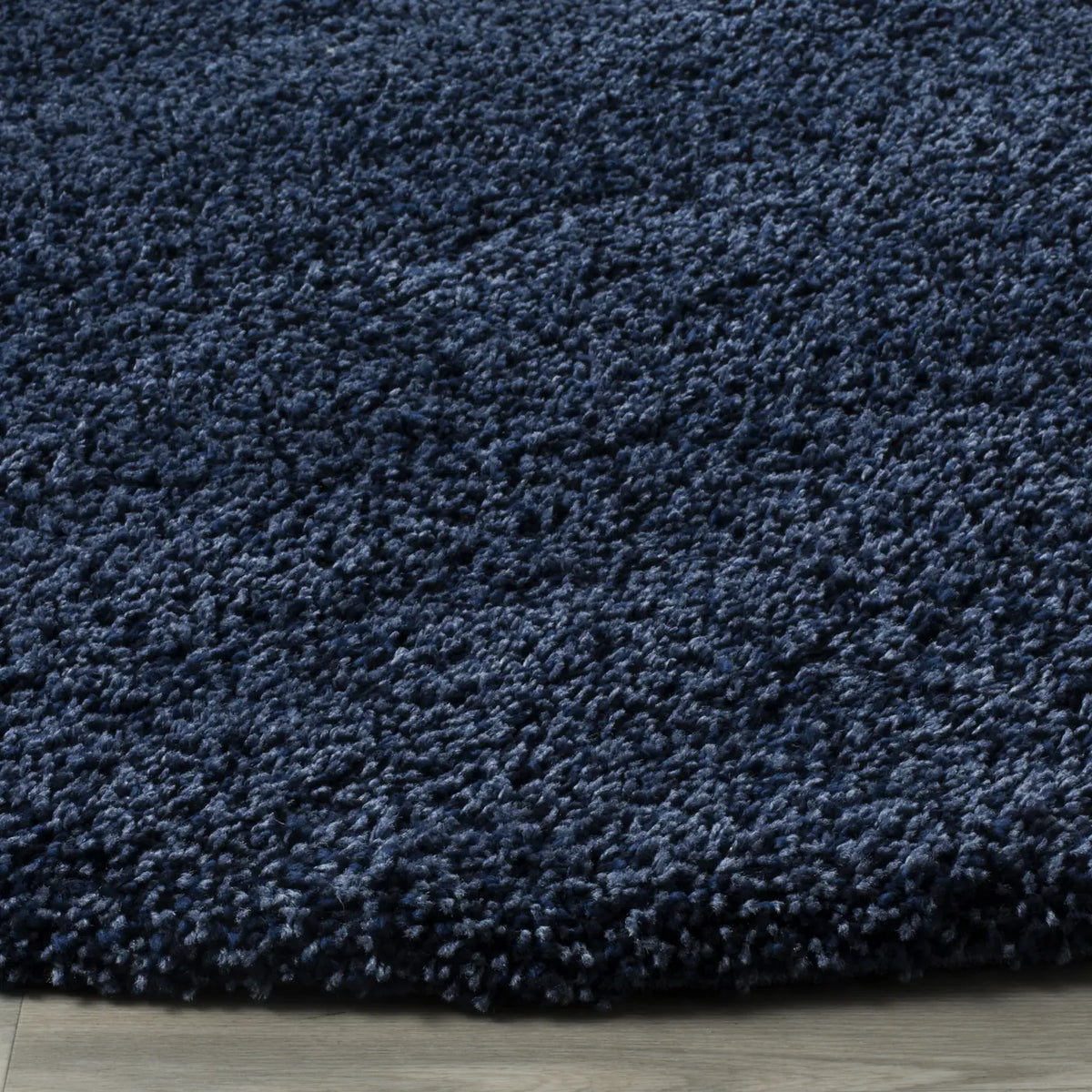 Safavieh Santa Monica Shag 6'-7" x 6'-7" Rug in Navy
