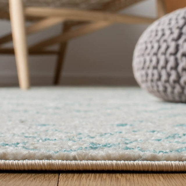 Safavieh Madison 700 4'-0" x 6'-0" Rug in Ivory / Aqua