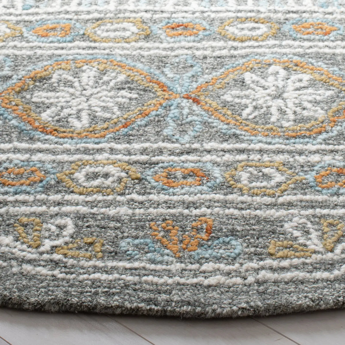 Safavieh Blossom 6'-0" x 6'-0" Rug in Grey / Ivory