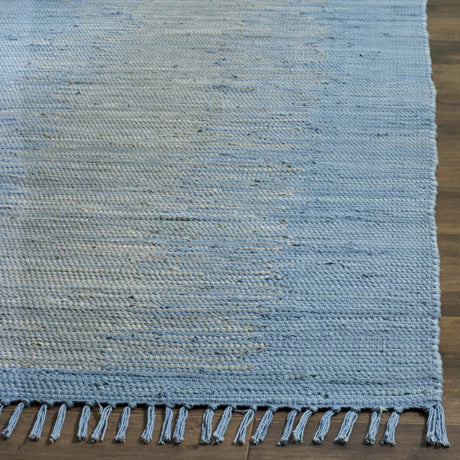 Safavieh Montauk 4'-0" x 6'-0" Rug in Light Blue