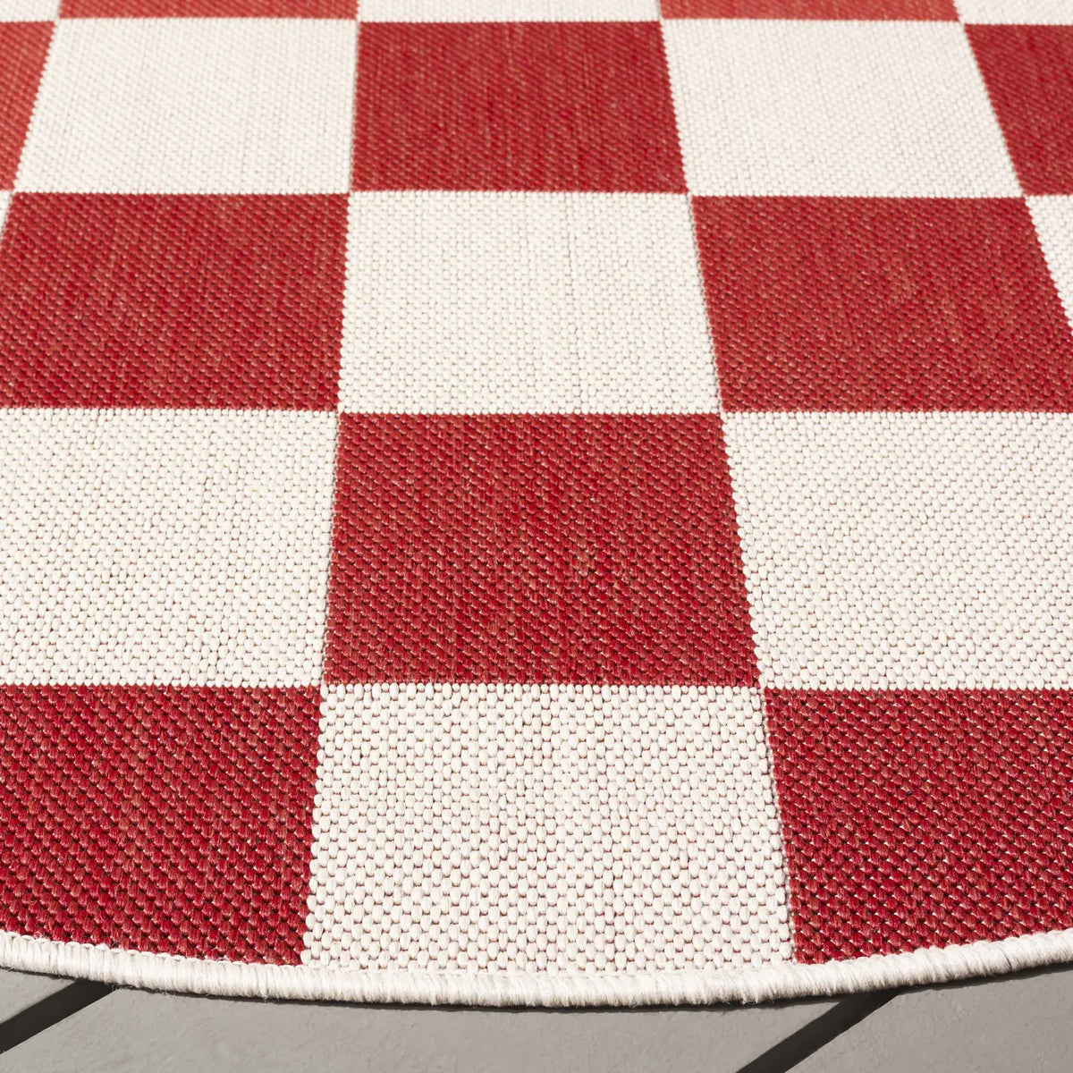 Safavieh Courtyard 6'-7" x 6'-7" Rug in Red / Beige