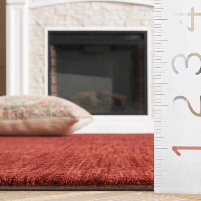 Safavieh Mabel 4'-0" x 6'-0" Rug in Red / Dark Red