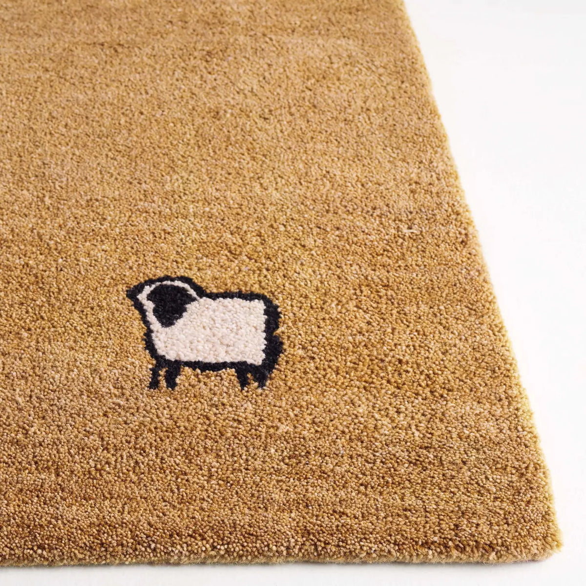 Safavieh Himalaya 4'-0" x 6'-0" Rug in Gold
