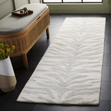 Safavieh Ebony 2'-3" x 8'-0" Rug in Green / Ivory