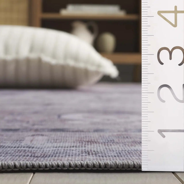 Safavieh Tucson 4'-0" x 6'-0" Rug in Grey / Light Fuchsia
