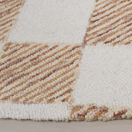 Safavieh Ebony 6'-0" x 6'-0" Rug in Rust / Ivory