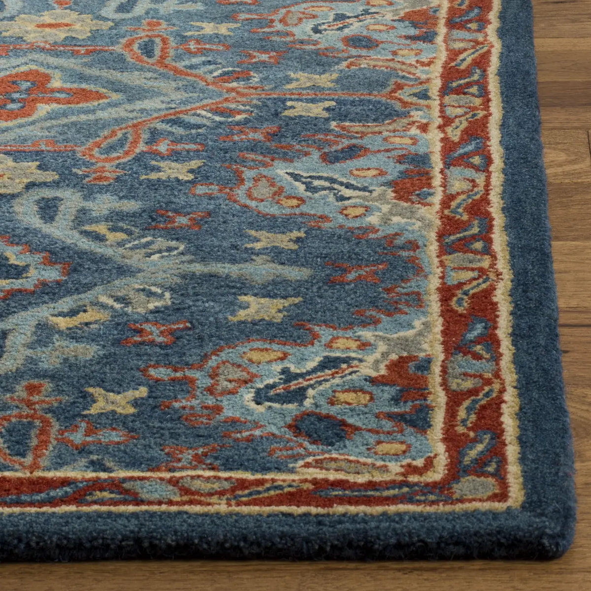 Safavieh Heritage 5'-0" x 8'-0" Rug in Blue / Multi