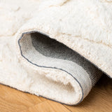 Safavieh Casablanca 4'-0" x 6'-0" Rug in Ivory