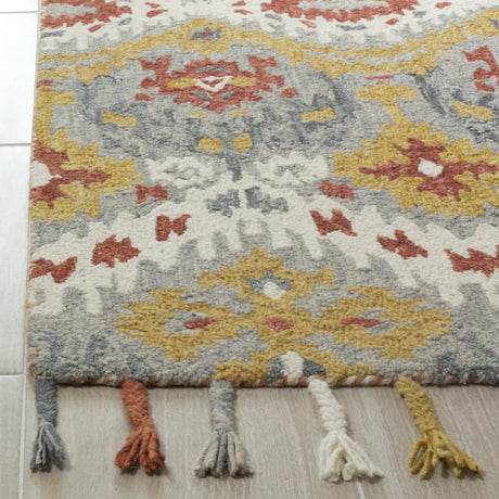 Safavieh Suzani 5'-0" x 8'-0" Rug in Grey / Gold