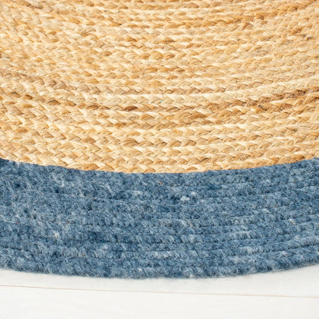 Safavieh Braided 5'-0" x 7'-0" Rug in Navy / Natural