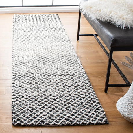 Safavieh Micro-Loop 2'-3" x 9'-0" Rug in Black / Ivory