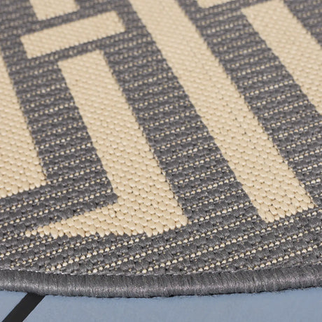 Safavieh Courtyard 5'-3" x 5'-3" Rug in Grey / Cream