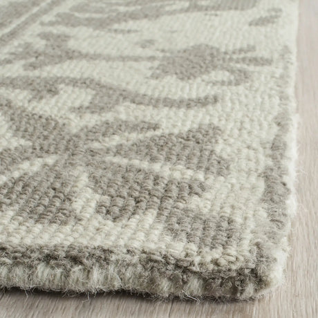 Safavieh Restoration Vintage 4'-0" x 6'-0" Rug in Light Sage