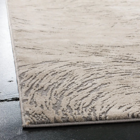 Safavieh Meadow 4'-0" x 6'-0" Rug in Ivory / Grey