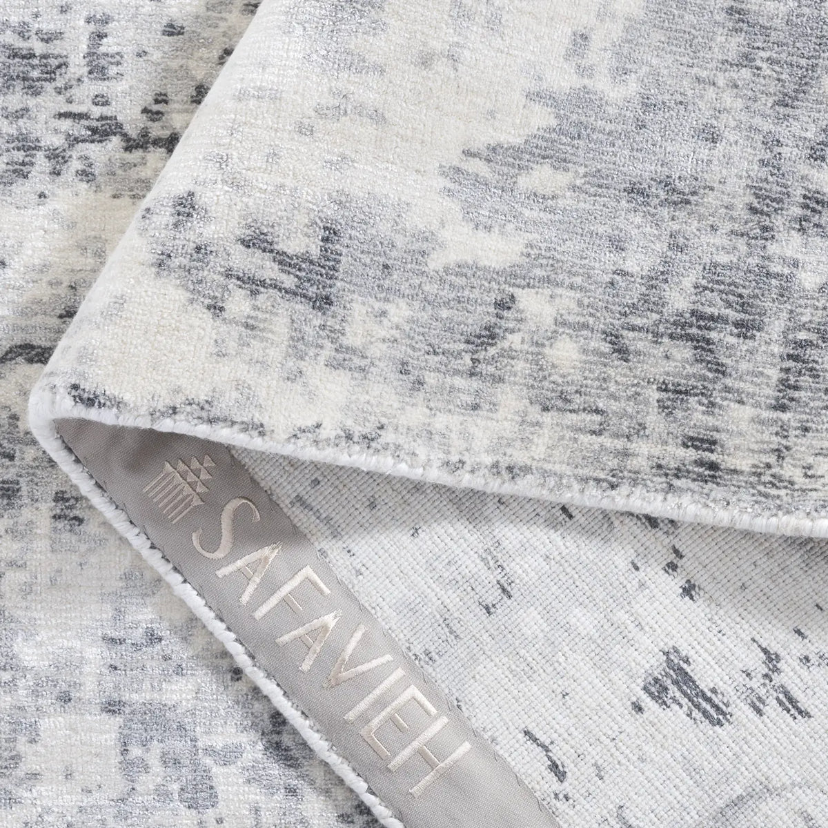 Safavieh Mirage 6'-0" x 9'-0" Rug in Grey / Silver
