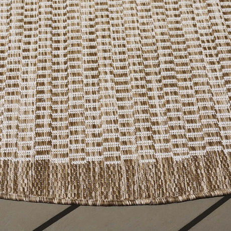 Safavieh Beach House 6'-7" x 6'-7" Rug in Brown / Ivory