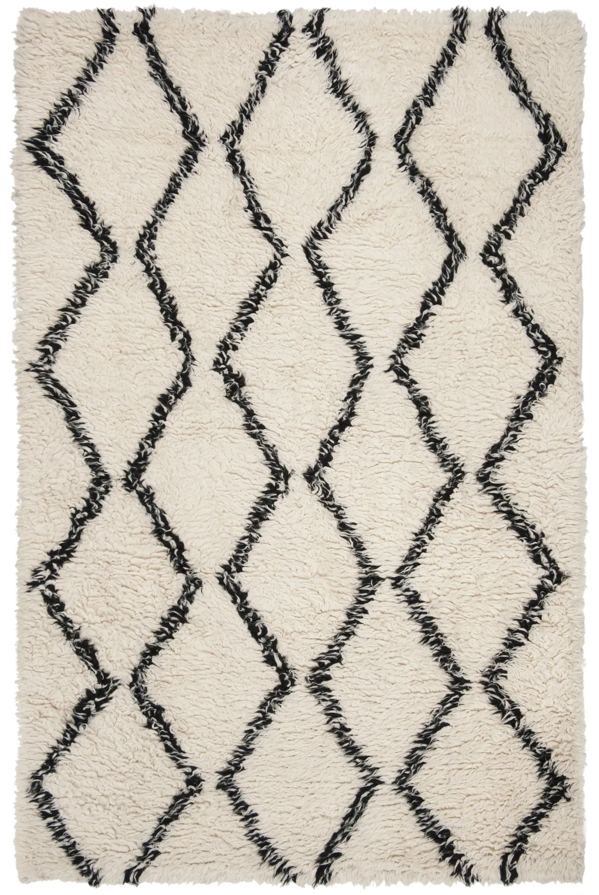 Safavieh Kenya 5'-0" x 8'-0" Rug in Black / Ivory