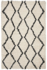 Safavieh Kenya 5'-0" x 8'-0" Rug in Black / Ivory