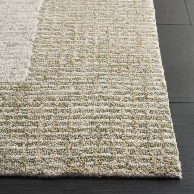 Safavieh Pine 4'-0" x 6'-0" Rug in Green / Ivory