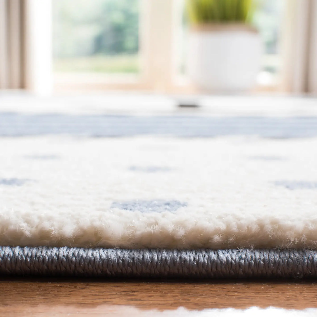 Safavieh Carousel Kids 100 4'-0" x 6'-0" Rug in Navy / Ivory