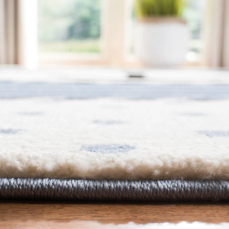 Safavieh Carousel Kids 100 4'-0" x 6'-0" Rug in Navy / Ivory
