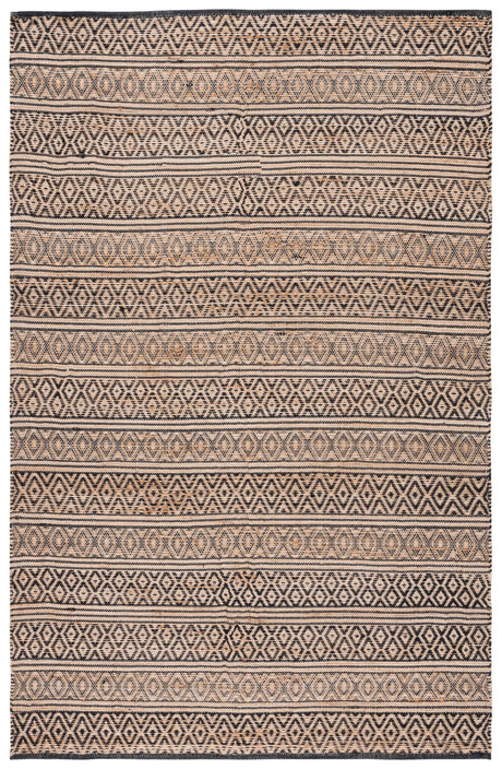 Safavieh Natural Fiber 4'-0" x 6'-0" Rug in Black / Natural
