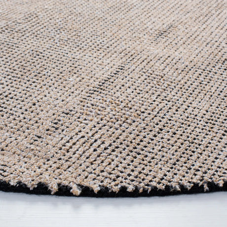 Safavieh Classic Vintage 6'-0" x 6'-0" Rug in Natural / Black