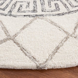 Safavieh Casablanca 6'-0" x 6'-0" Rug in Ivory / Black