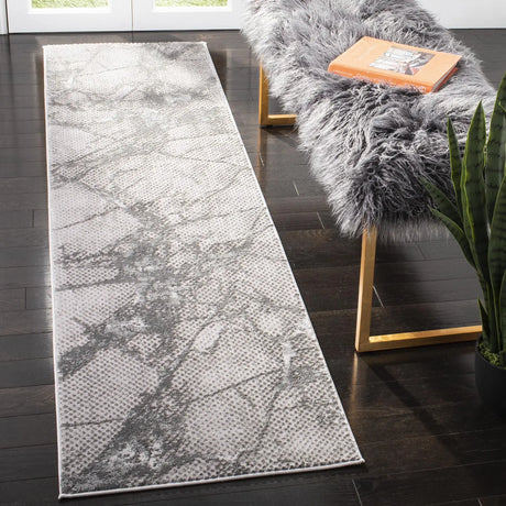 Safavieh Lurex 100 2'-0" x 8'-0" Rug in Grey / Grey
