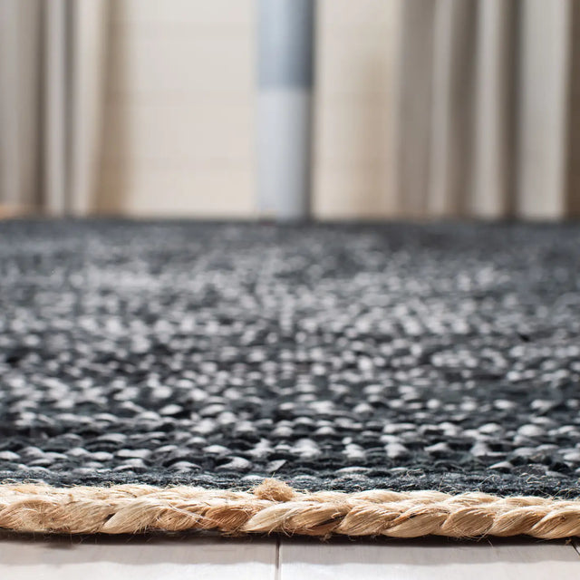 Safavieh Cape Cod 5'-0" x 8'-0" Rug in Black / Natural