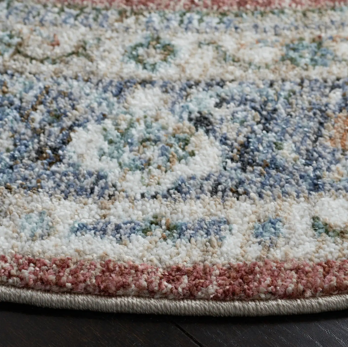 Safavieh Jasmine 5'-3" x 5'-3" Rug in Rust / Navy