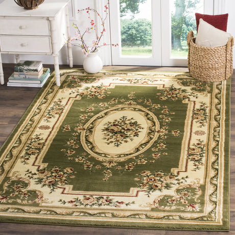 Safavieh Lyndhurst 5'-3" x 7'-6" Rug in Sage / Ivory