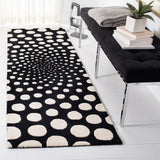 Safavieh Soho 2'-6" x 8'-0" Rug in Black / Ivory