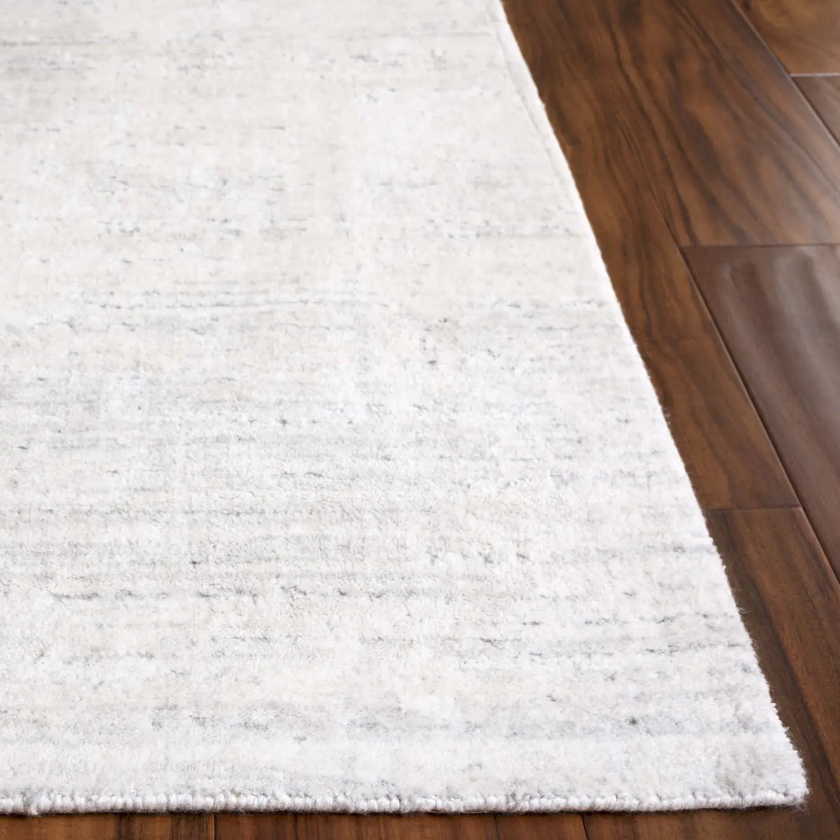 Safavieh Mirage 6'-0" x 9'-0" Rug in Ivory