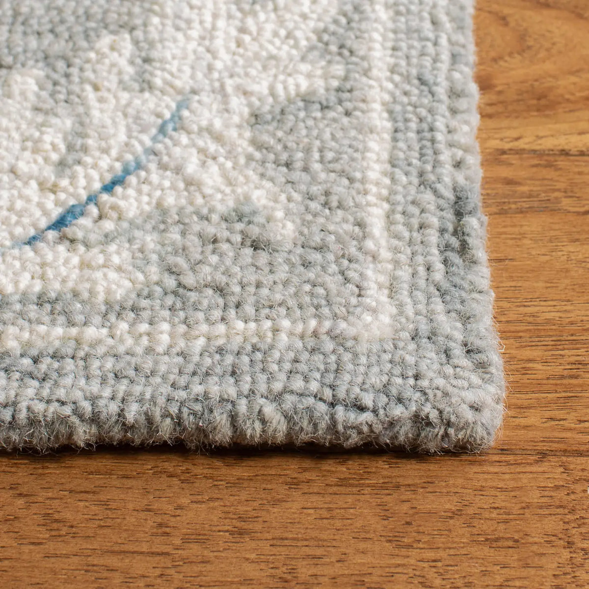 Safavieh Micro-Loop 5'-0" x 8'-0" Rug in Grey / Ivory