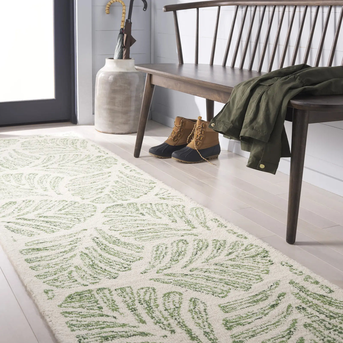 Safavieh Martha Stewart 300 2'-3" x 8'-0" Rug in Ivory / Green
