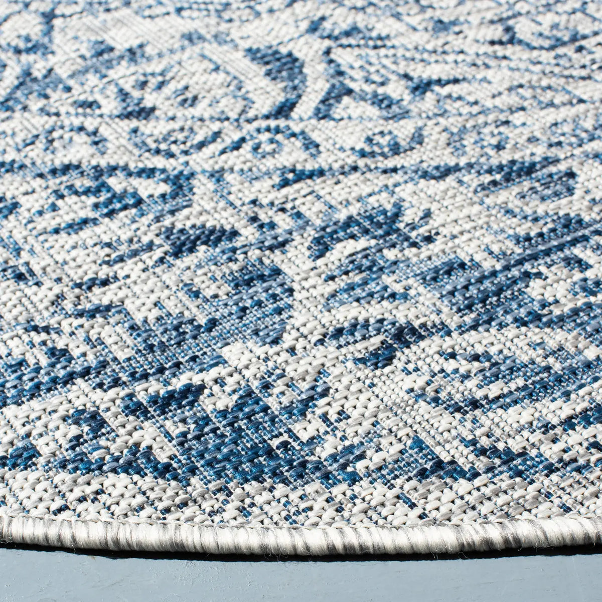 Safavieh Courtyard 6'-7" x 6'-7" Rug in Light Grey / Navy