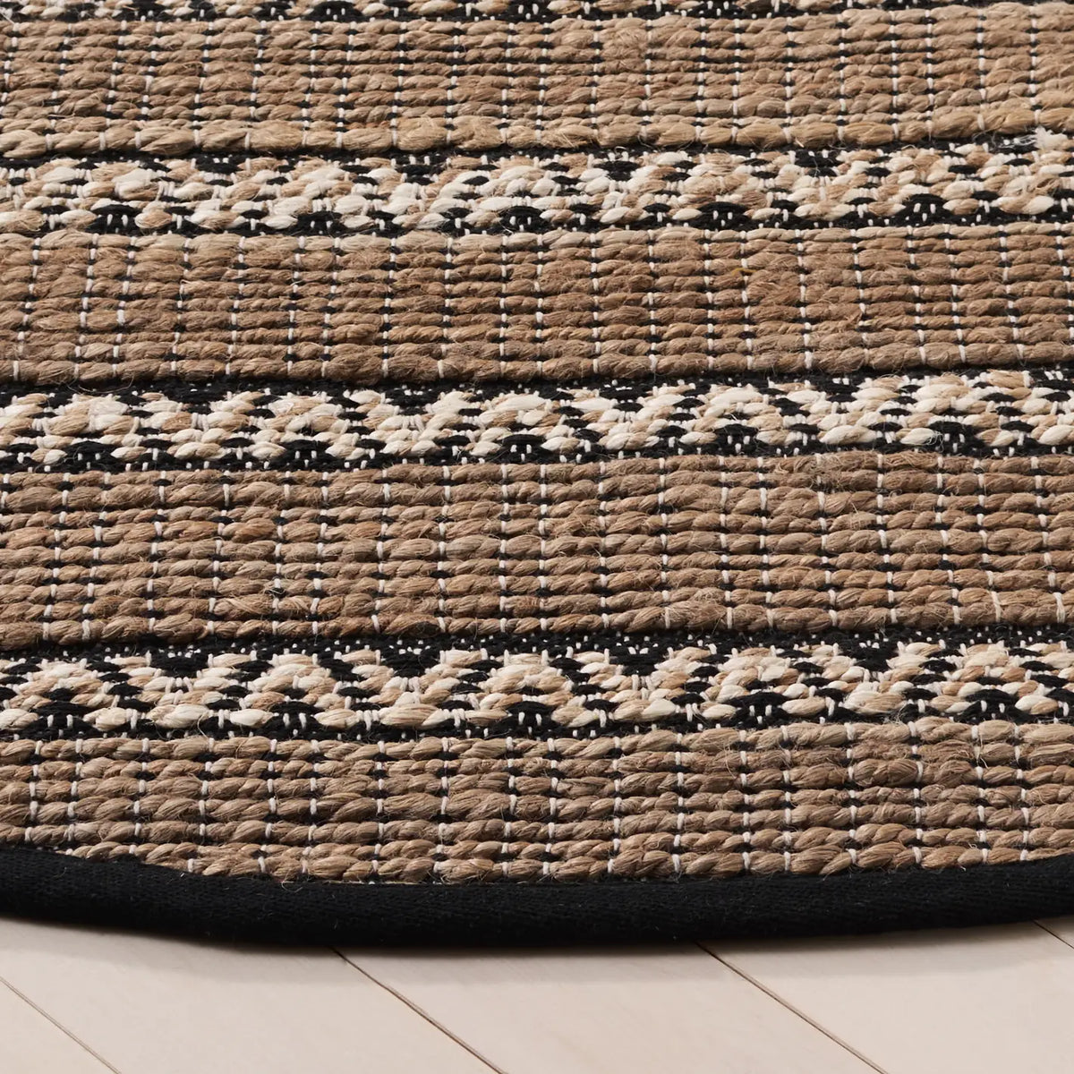 Safavieh Natural Fiber 7'-0" x 7'-0" Rug in Black / Natural