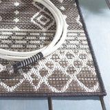 Safavieh Havana 4'-5" x 6'-5" Rug in Brown / Ivory