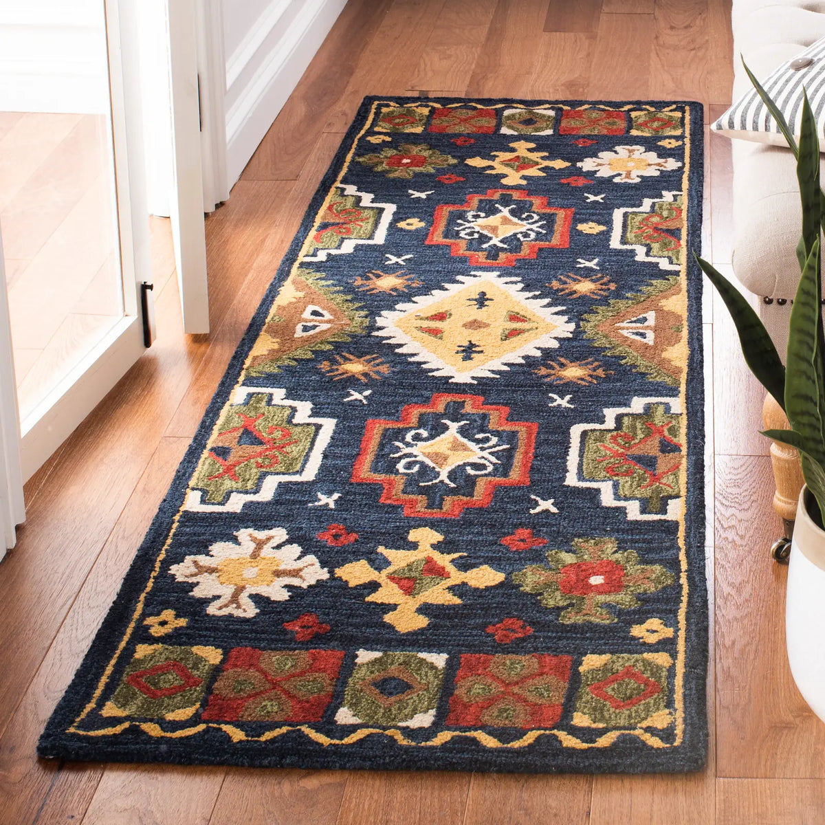 Safavieh Heritage 2'-3" x 8'-0" Rug in Navy / Red