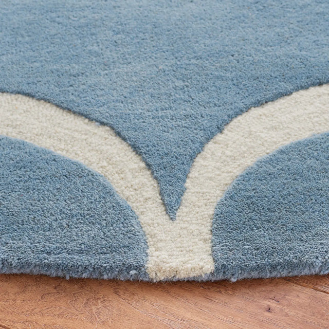 Safavieh Cambridge 6'-0" x 6'-0" Rug in Light Blue / Ivory
