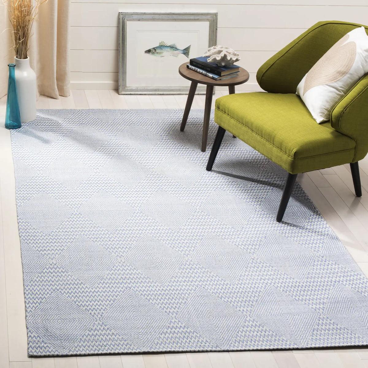 Safavieh Marbella 4'-0" x 6'-0" Rug in Dark Blue / Ivory