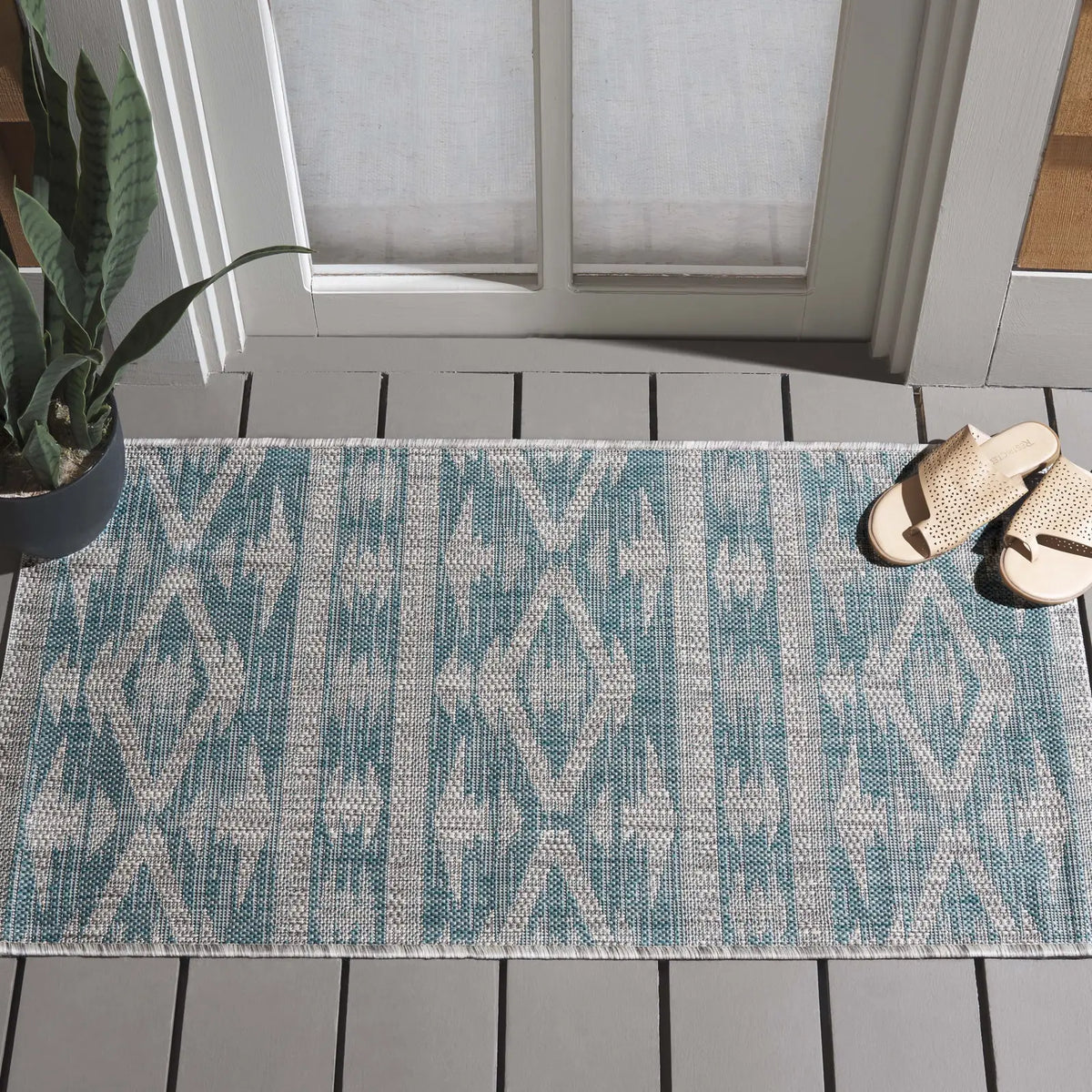 Safavieh Courtyard 2'-0" x 3'-7" Rug in Aqua / Grey