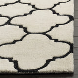 Safavieh Chatham 5'-0" x 8'-0" Rug in Ivory / Black