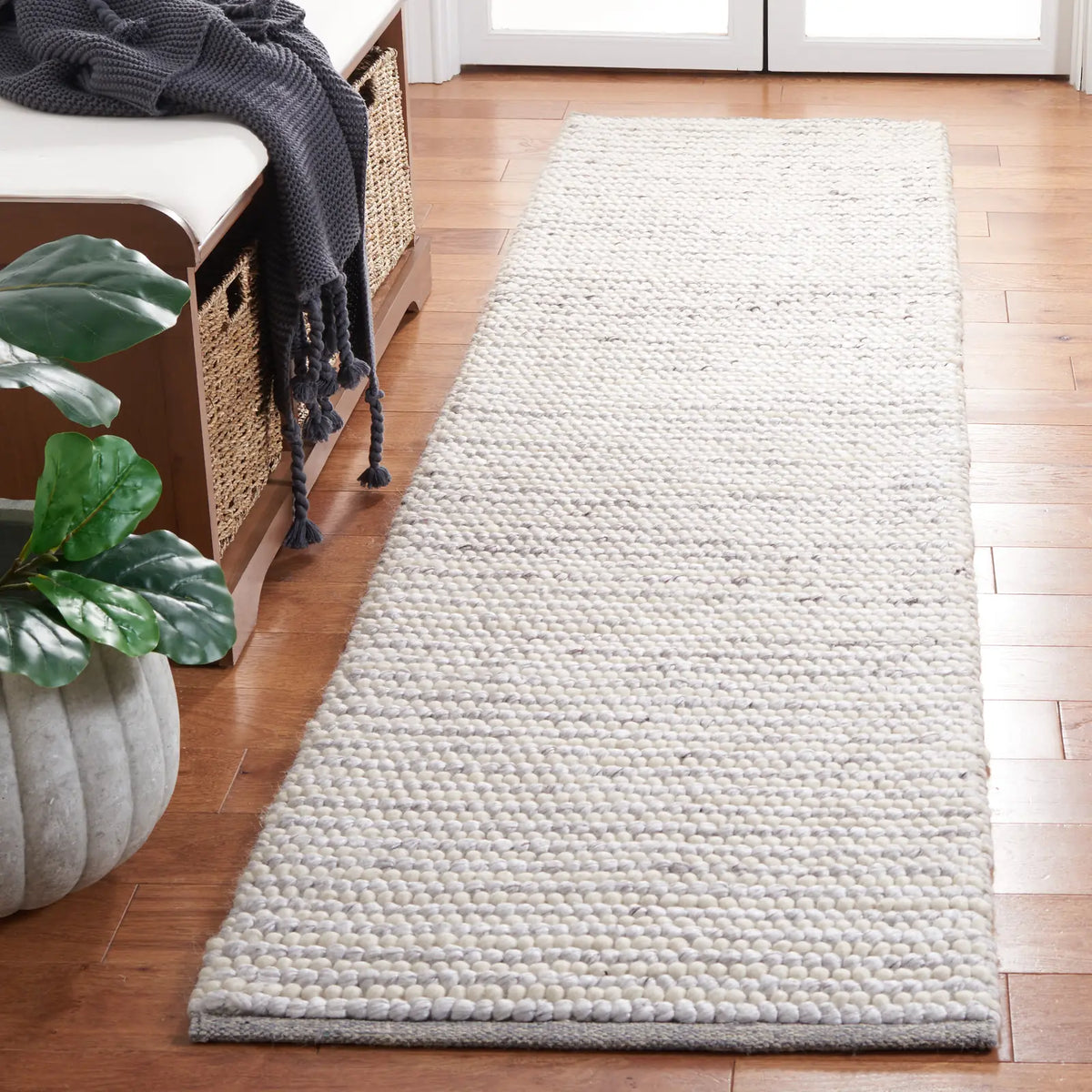 Safavieh Martha Stewart 2'-3" x 9'-0" Rug in Ivory / Light Grey