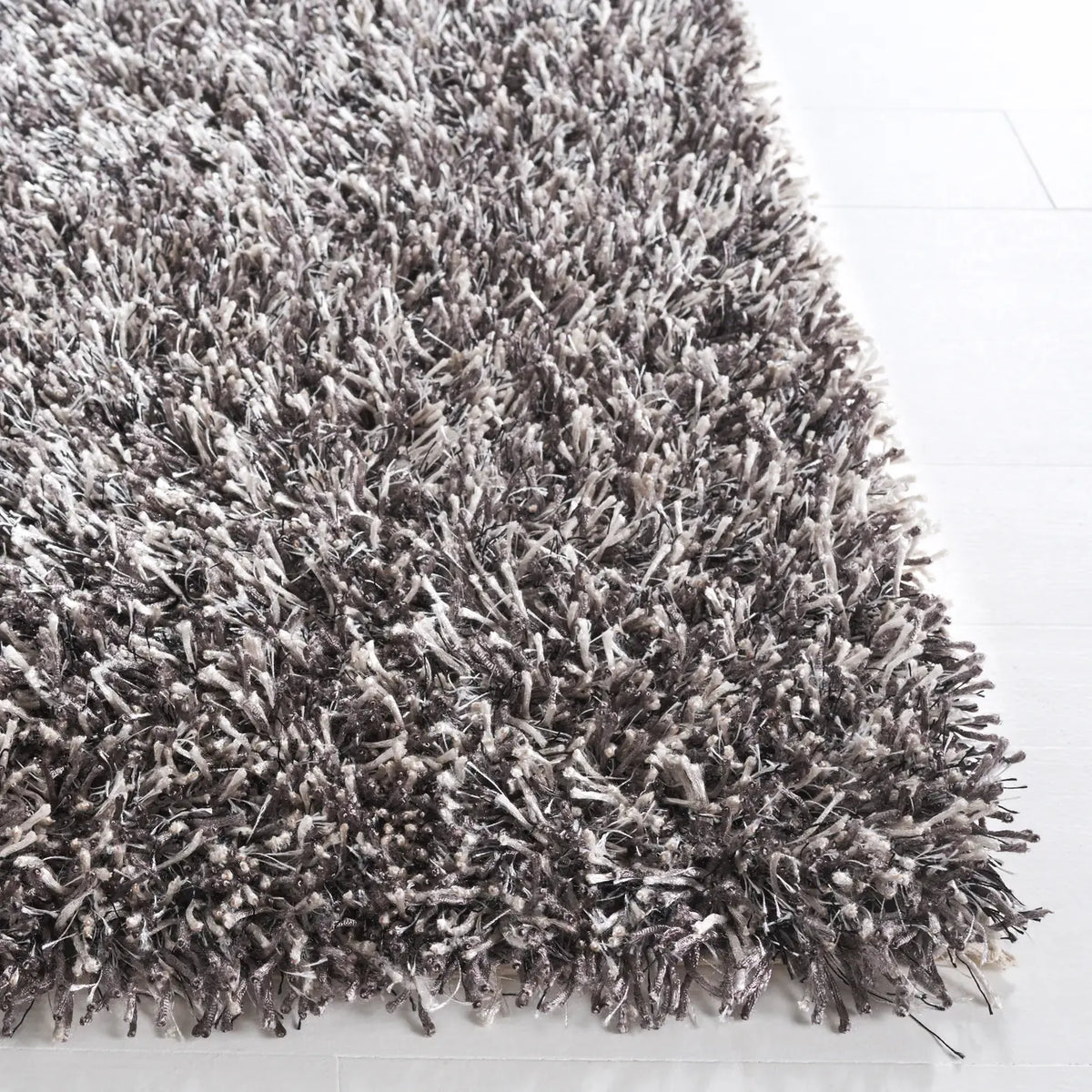 Safavieh Shag 4'-0" x 6'-0" Rug in Platinum / Ivory
