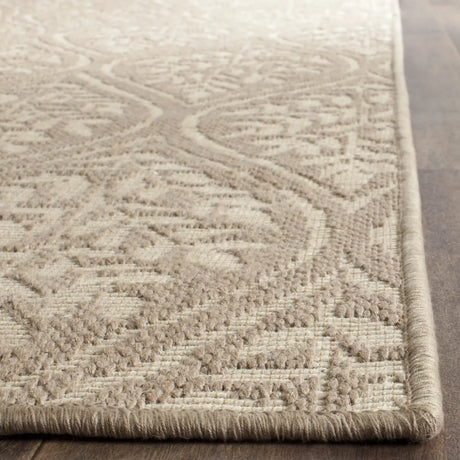 Safavieh Palm Beach 4'-0" x 6'-0" Rug in Sand / Natural