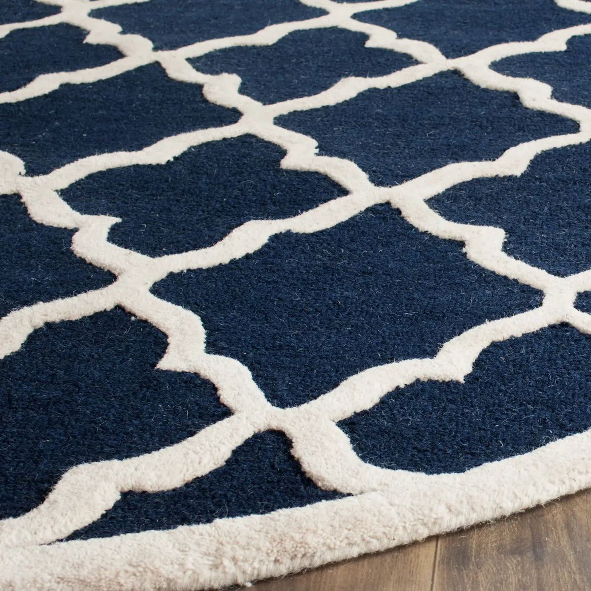 Safavieh Cambridge 6'-0" x 6'-0" Rug in Navy / Ivory