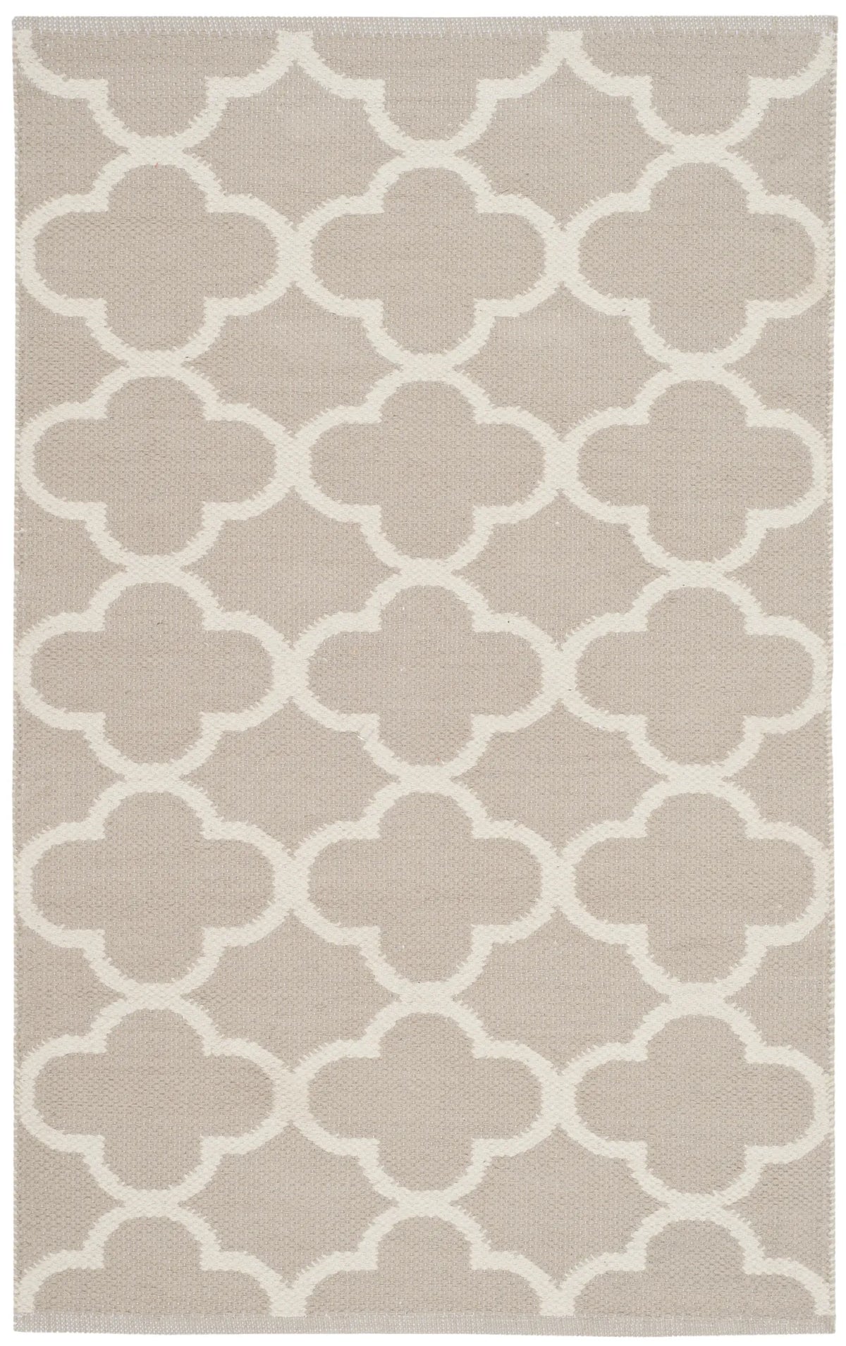 Safavieh Montauk 2'-6" x 4'-0" Rug in Grey / Ivory