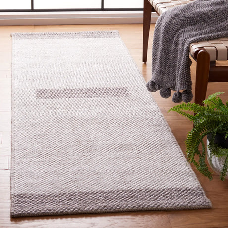 Safavieh Natura 2'-3" x 8'-0" Rug in Ivory / Brown